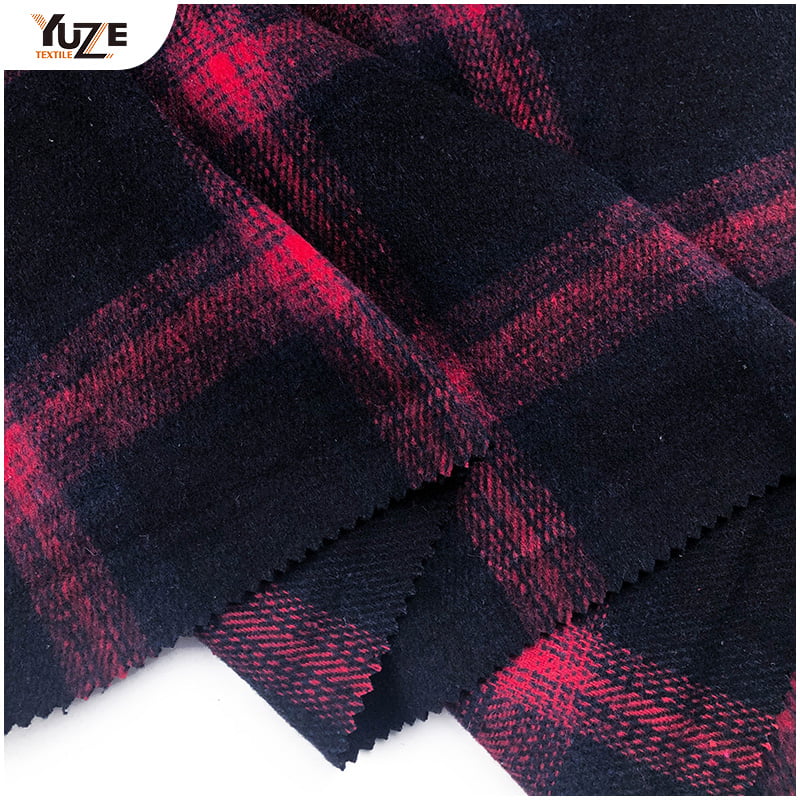 Hoe beïnvloedt de chemische samenstelling en het wevenproces van flanellen stof de duurzaamheid en pildersweerstand?